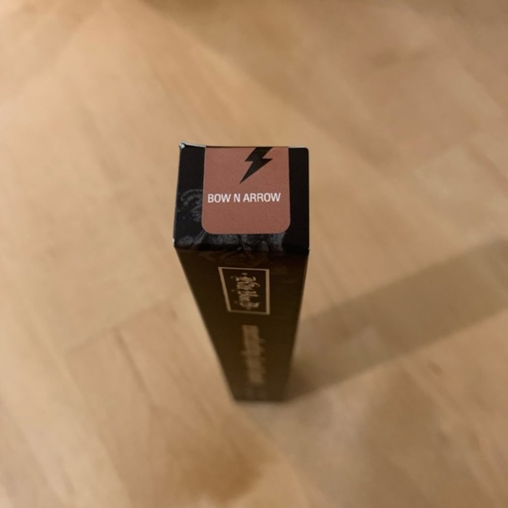 SOLD! 🆕"BowNArrow"Kat Von D Everlasting Lipstick - Picture 9 of 11
